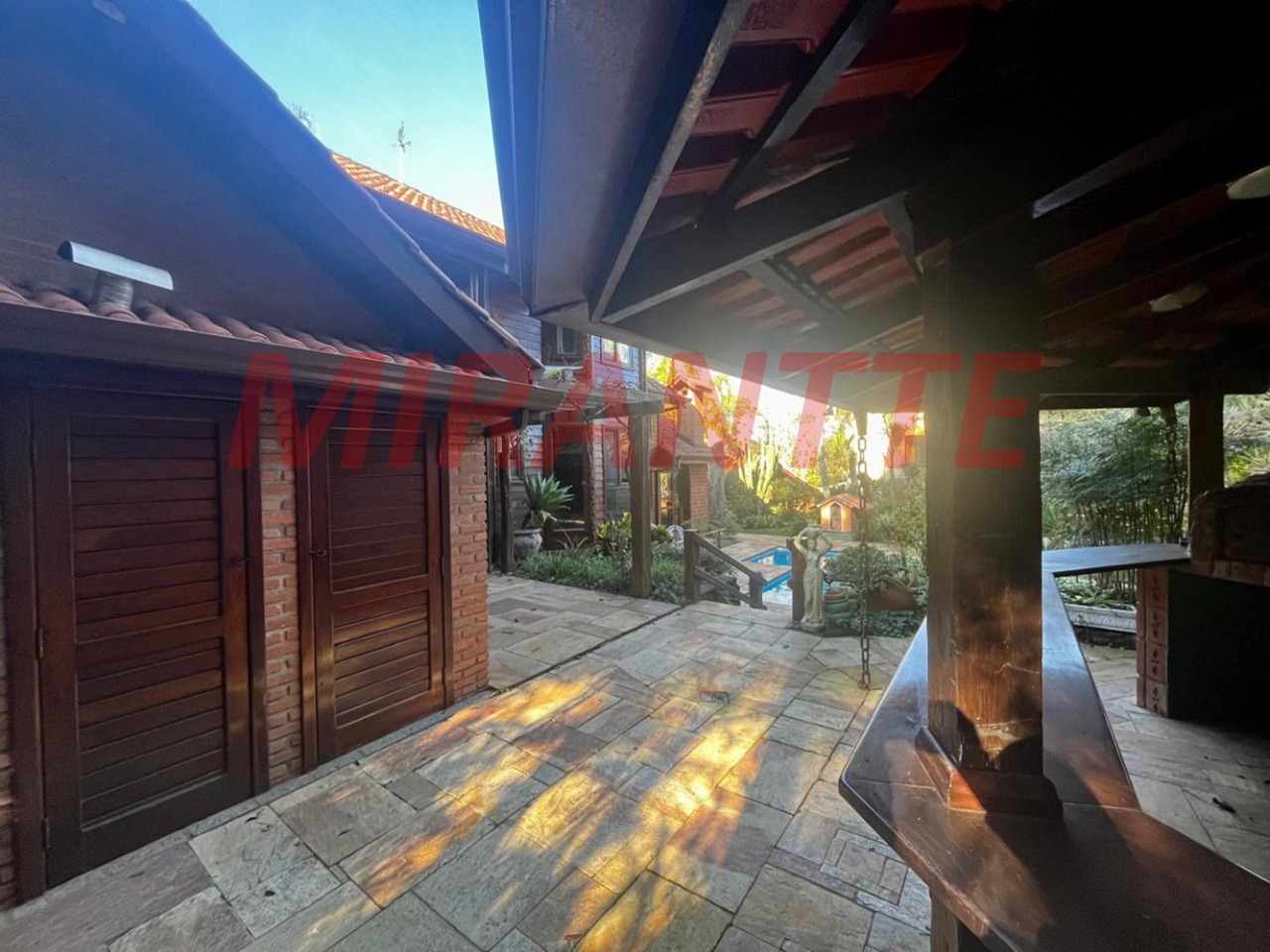 Cond. fechado de 220m² com 3 quartos em Serra da Cantareira