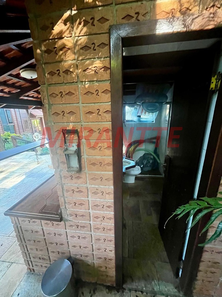 Cond. fechado de 220m² com 3 quartos em Serra da Cantareira