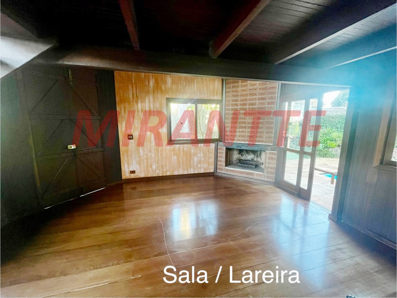 Cond. fechado de 220m² com 3 quartos em Serra da Cantareira