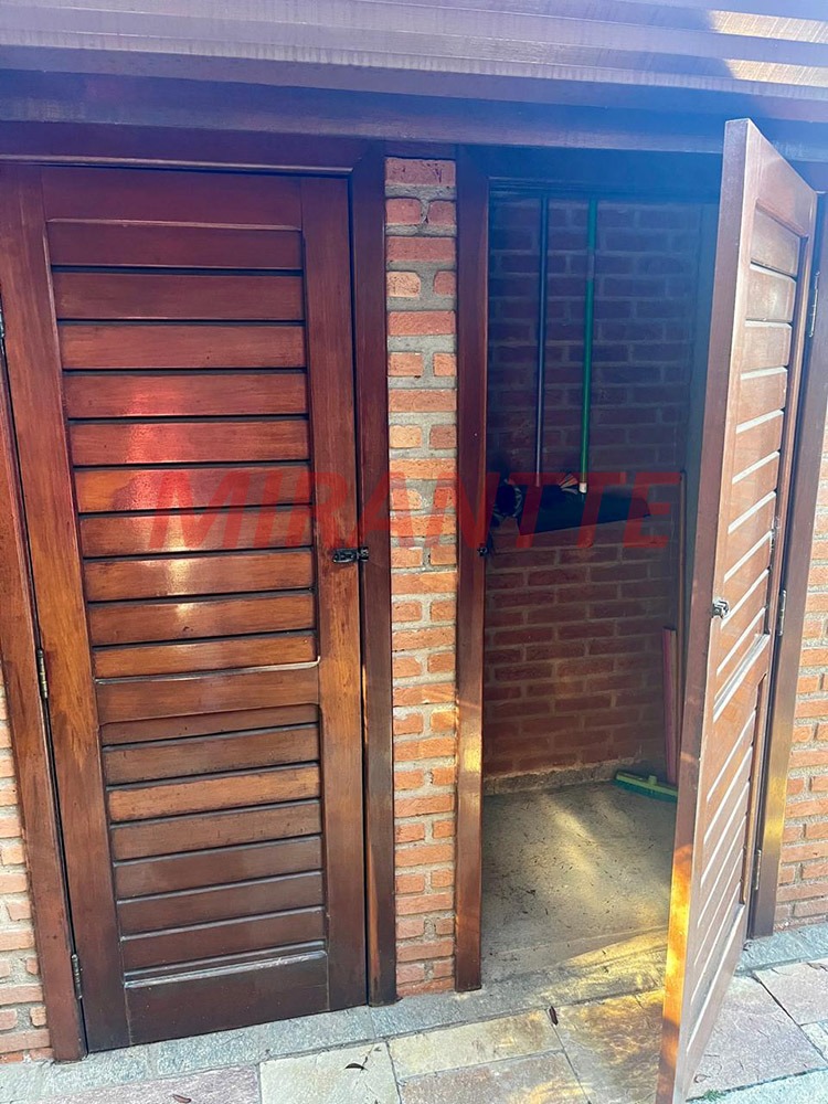 Cond. fechado de 220m² com 3 quartos em Serra da Cantareira