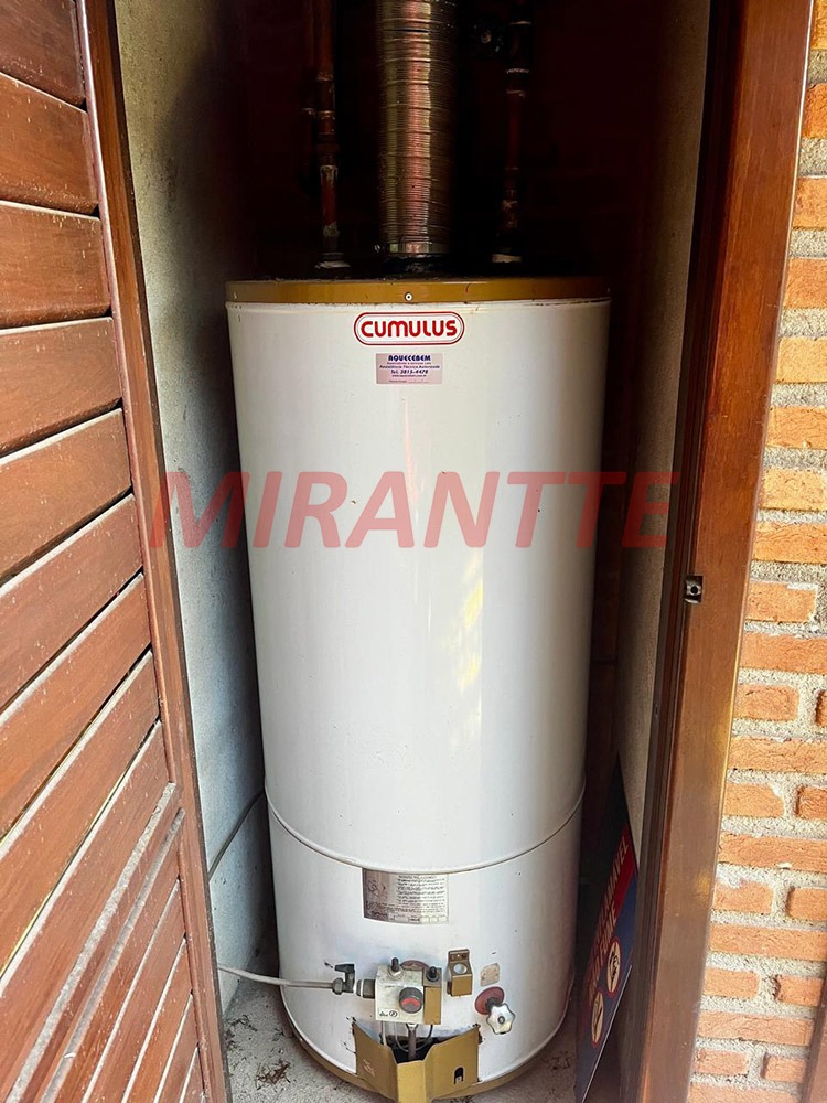 Cond. fechado de 220m² com 3 quartos em Serra da Cantareira