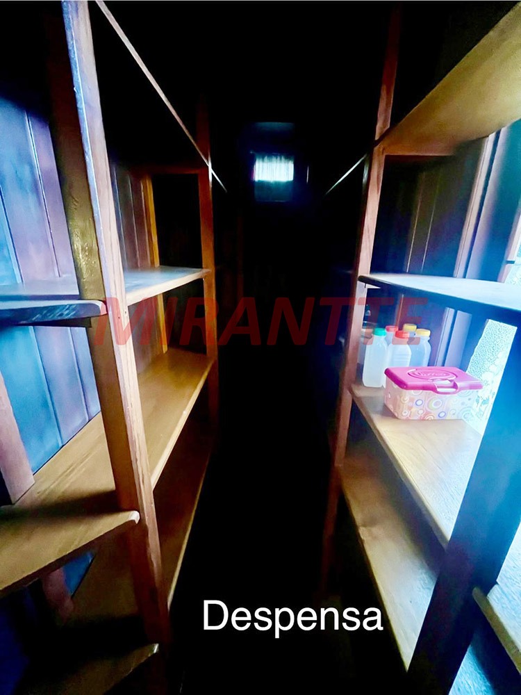 Cond. fechado de 220m² com 3 quartos em Serra da Cantareira