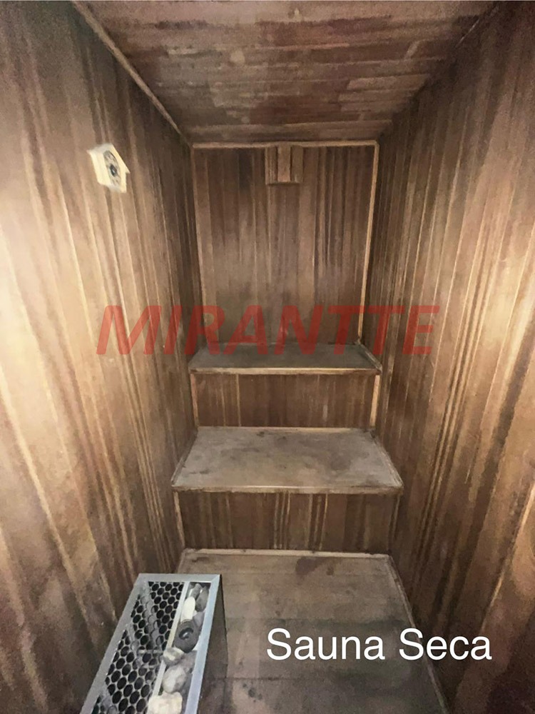 Cond. fechado de 220m² com 3 quartos em Serra da Cantareira