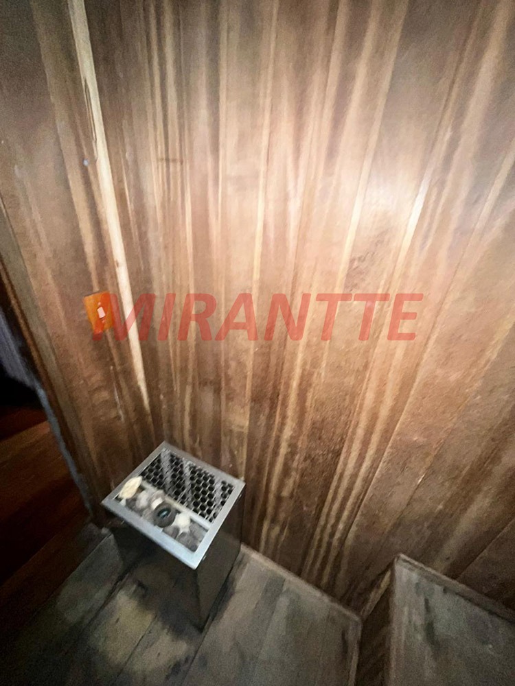 Cond. fechado de 220m² com 3 quartos em Serra da Cantareira