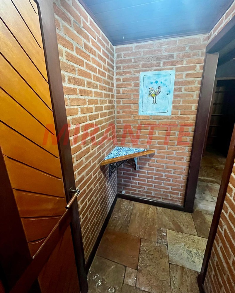 Cond. fechado de 220m² com 3 quartos em Serra da Cantareira