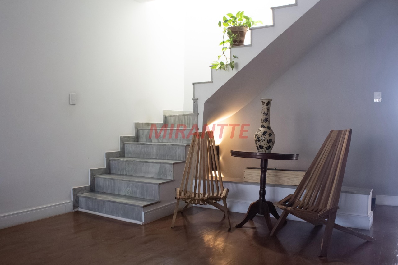 Sobrado de 215m² com 2 quartos em Carandiru