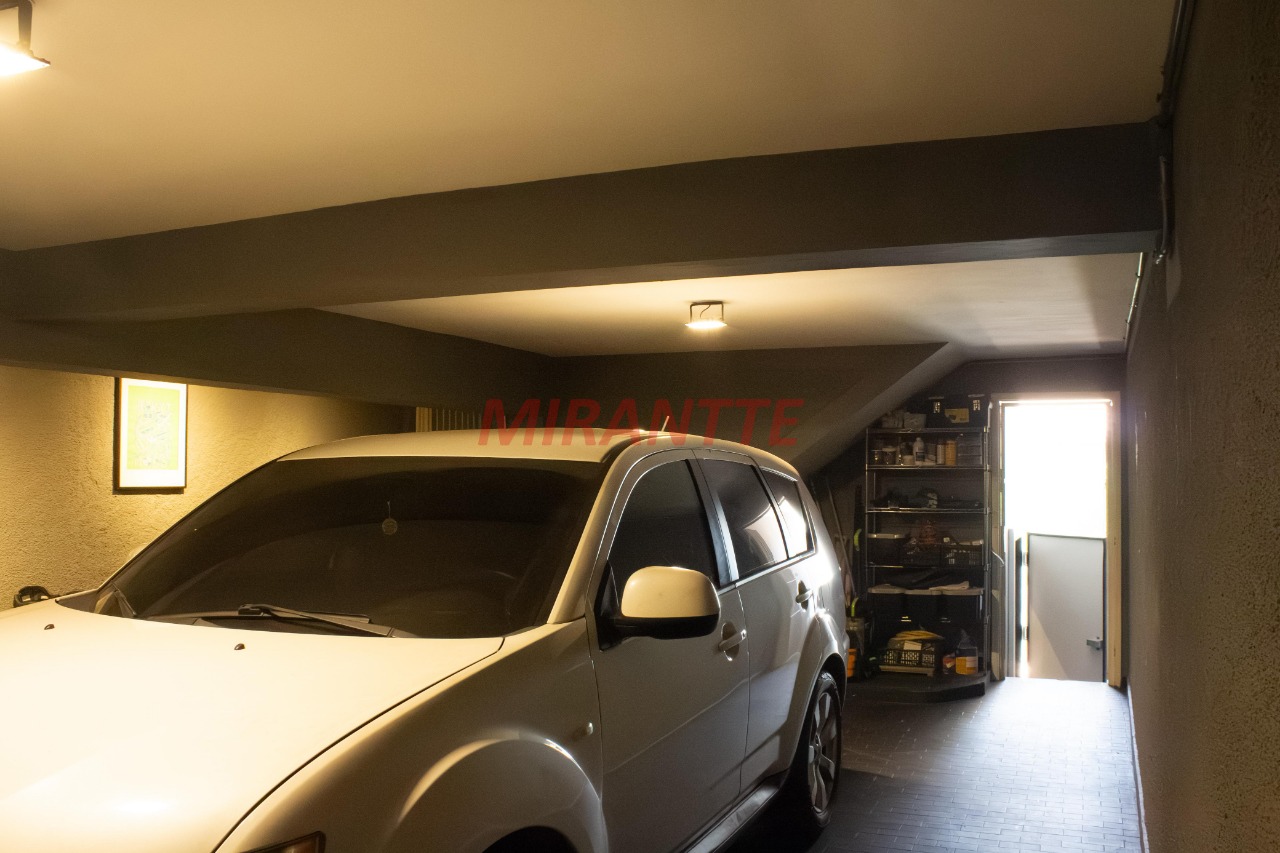 Sobrado de 215m² com 2 quartos em Carandiru