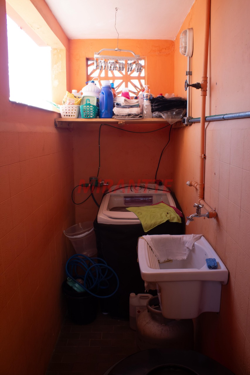 Sobrado de 215m² com 2 quartos em Carandiru