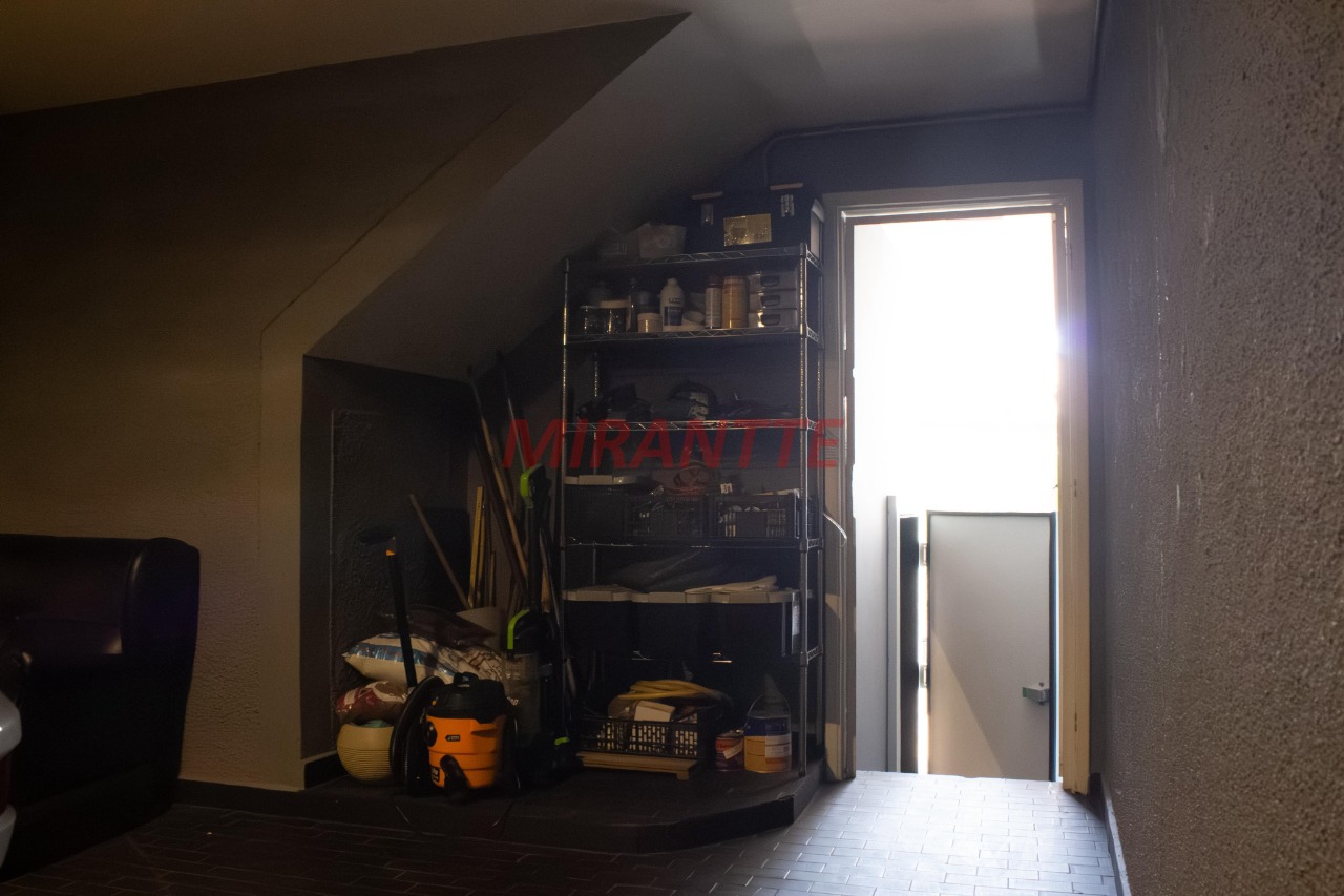 Sobrado de 215m² com 2 quartos em Carandiru