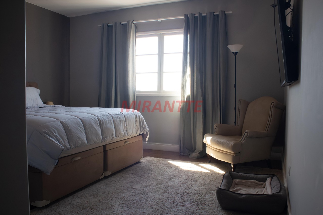 Sobrado de 215m² com 2 quartos em Carandiru