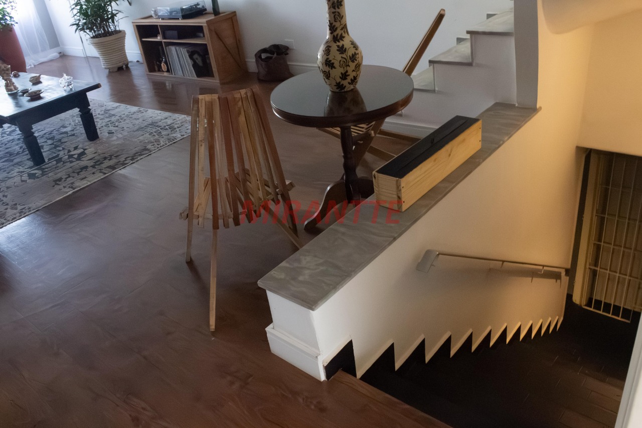 Sobrado de 215m² com 2 quartos em Carandiru