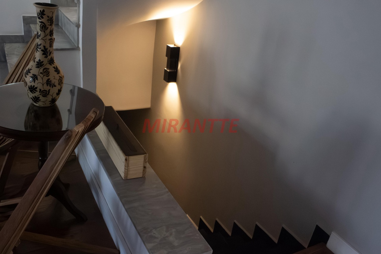 Sobrado de 215m² com 2 quartos em Carandiru
