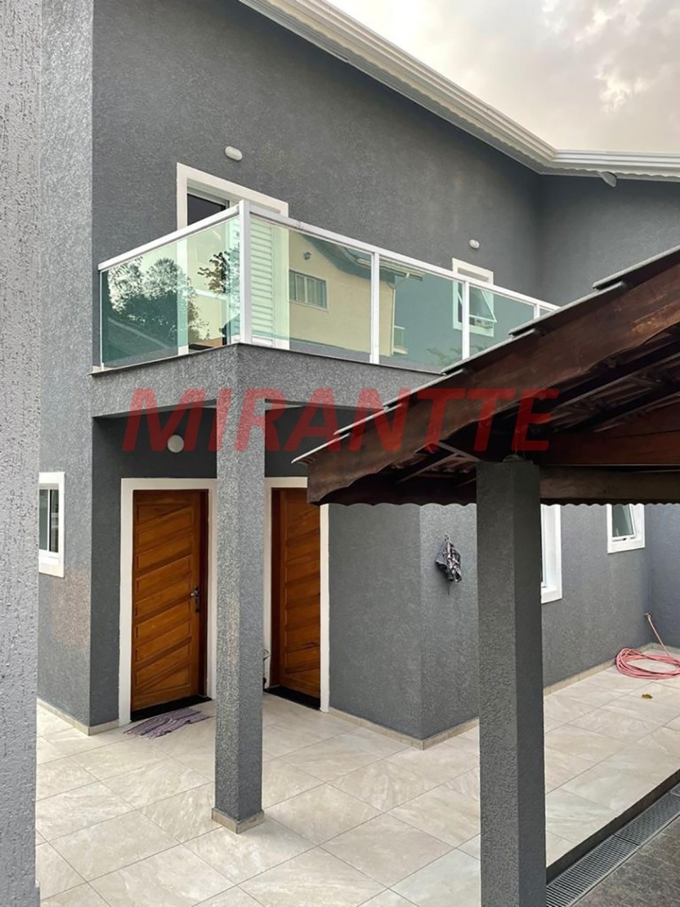 Cond. fechado de 580m² com 4 quartos em Serra da Cantareira
