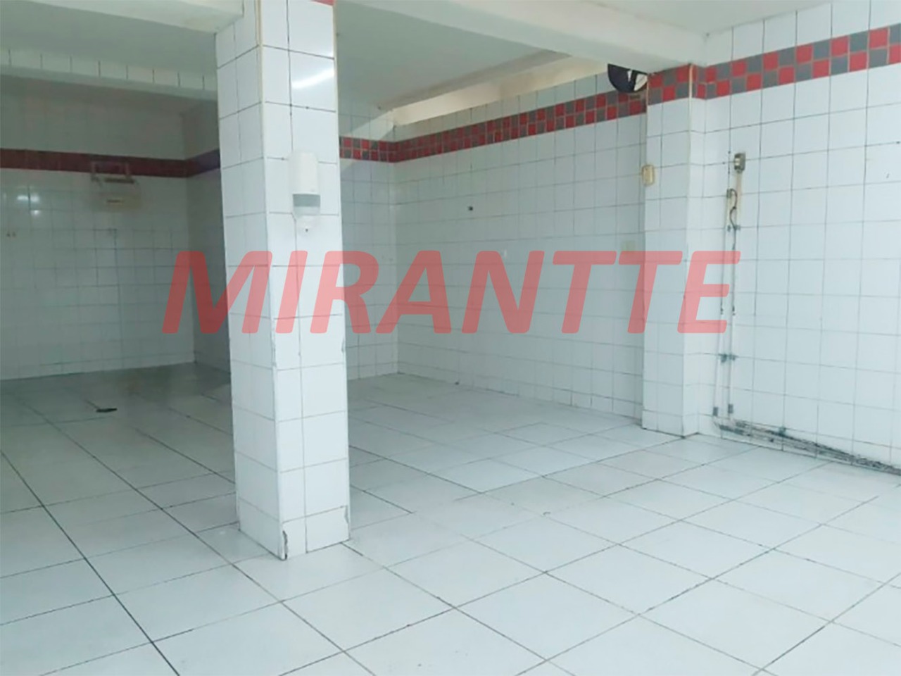 Comercial de 129m² em Água Fria