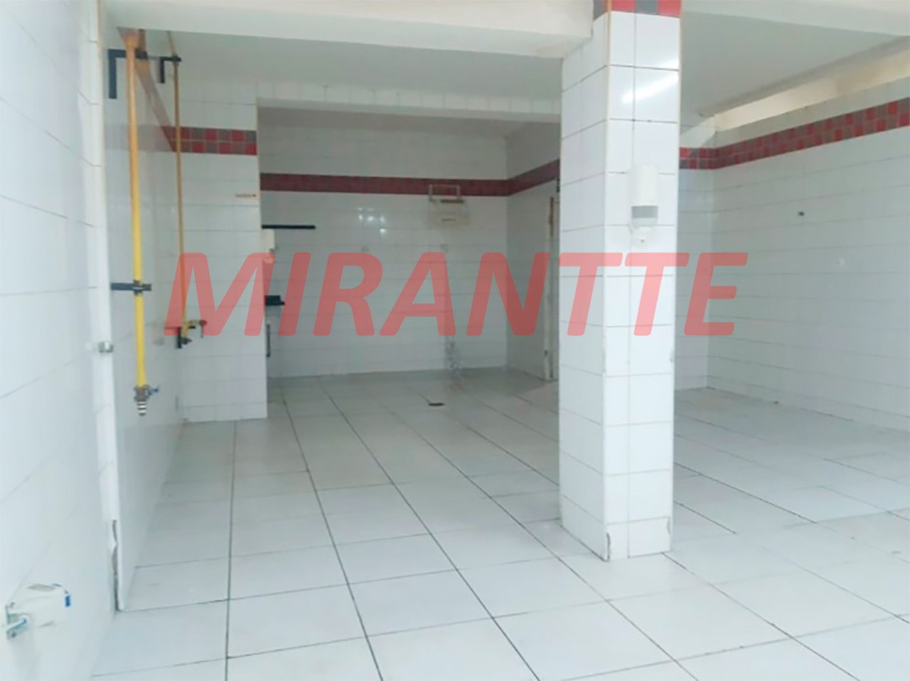 Comercial de 129m² em Água Fria