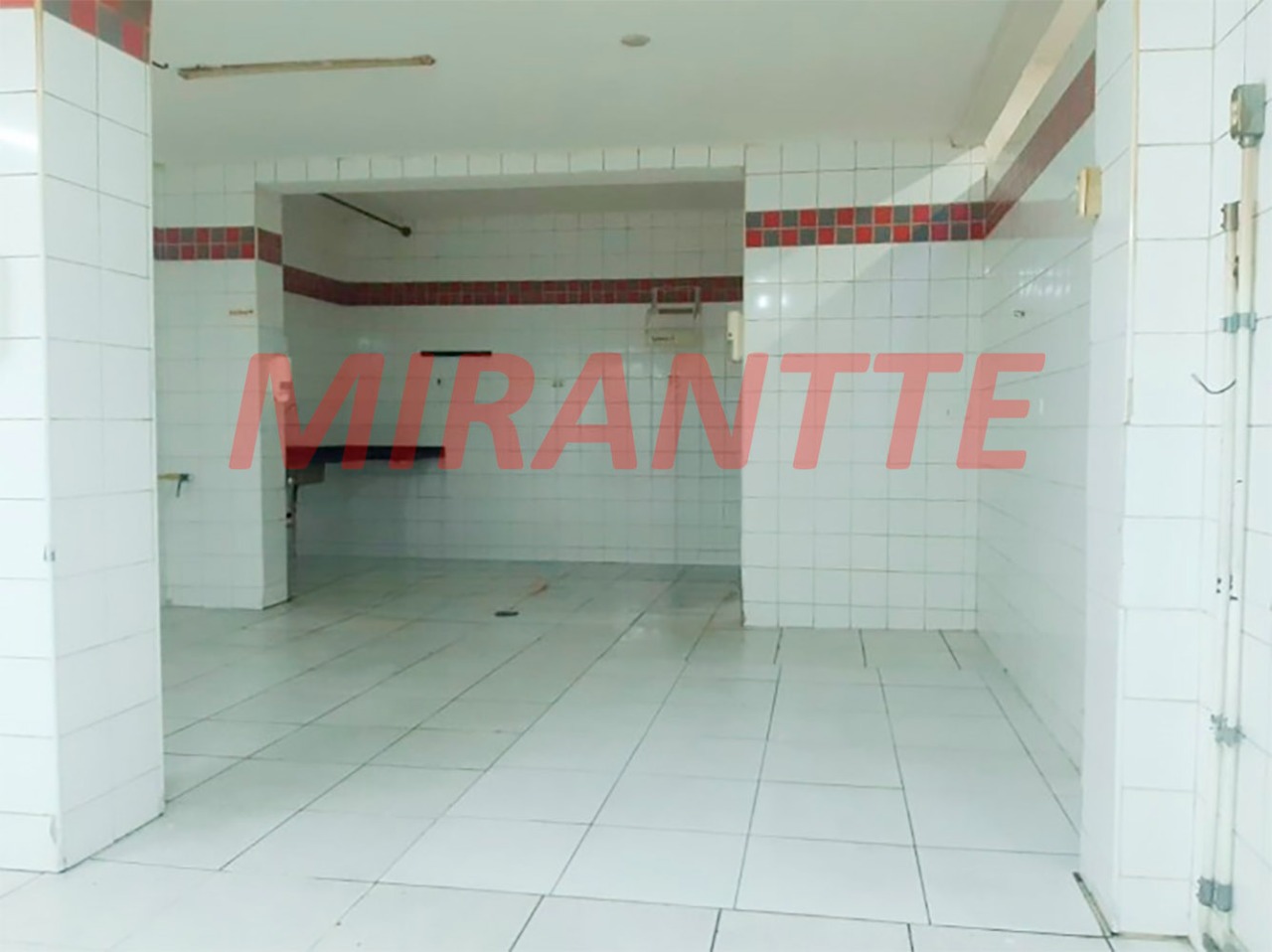 Comercial de 129m² em Água Fria