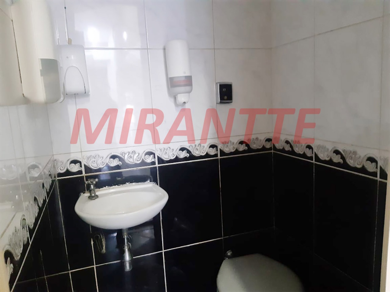 Comercial de 129m² em Água Fria