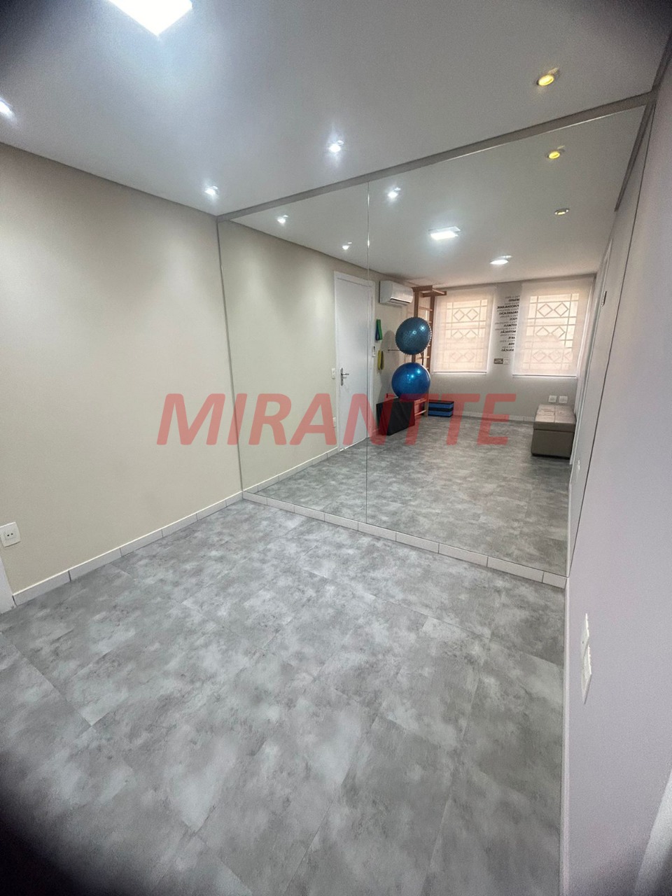 Apartamento de 178m² com 4 quartos em Santana