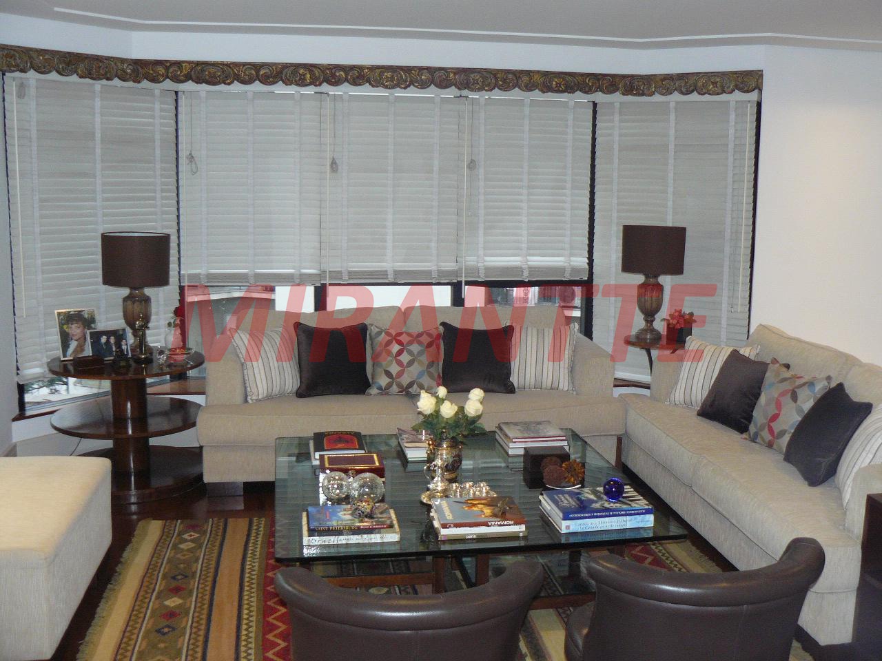 Apartamento de 182m² com 30 quartos em Itaim Bibi