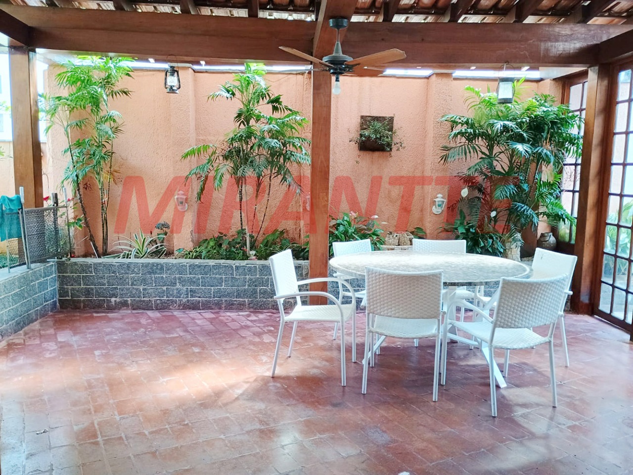 Sobrado de 458m² com 3 quartos em Santana