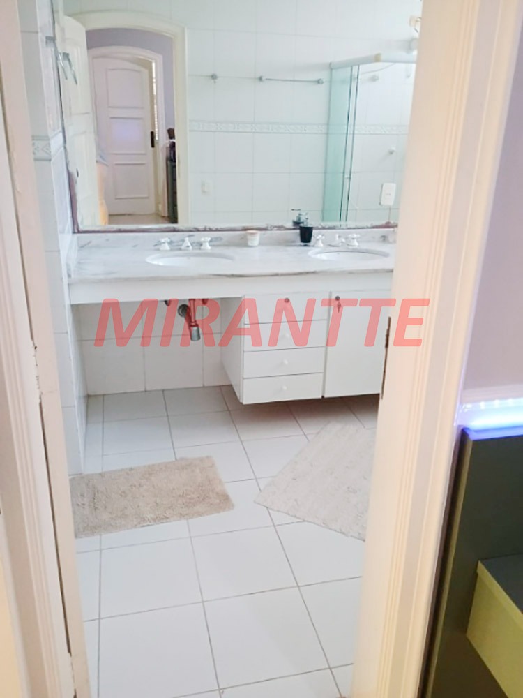 Sobrado de 458m² com 3 quartos em Santana