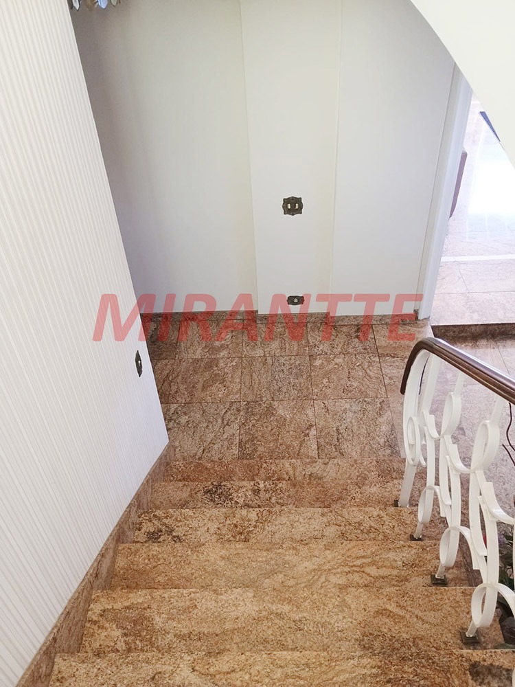 Sobrado de 458m² com 3 quartos em Santana