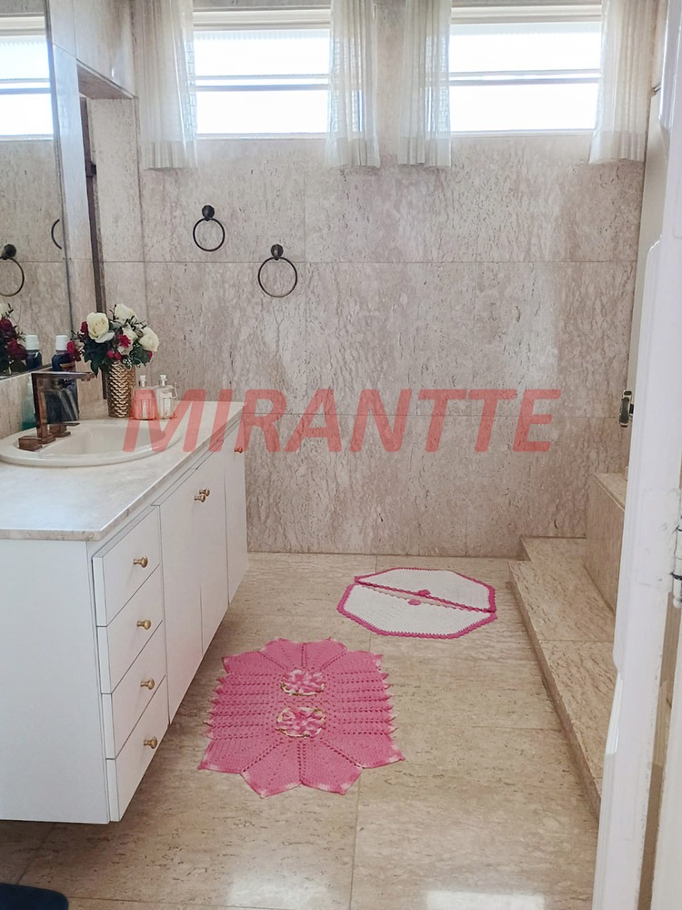 Sobrado de 458m² com 3 quartos em Santana