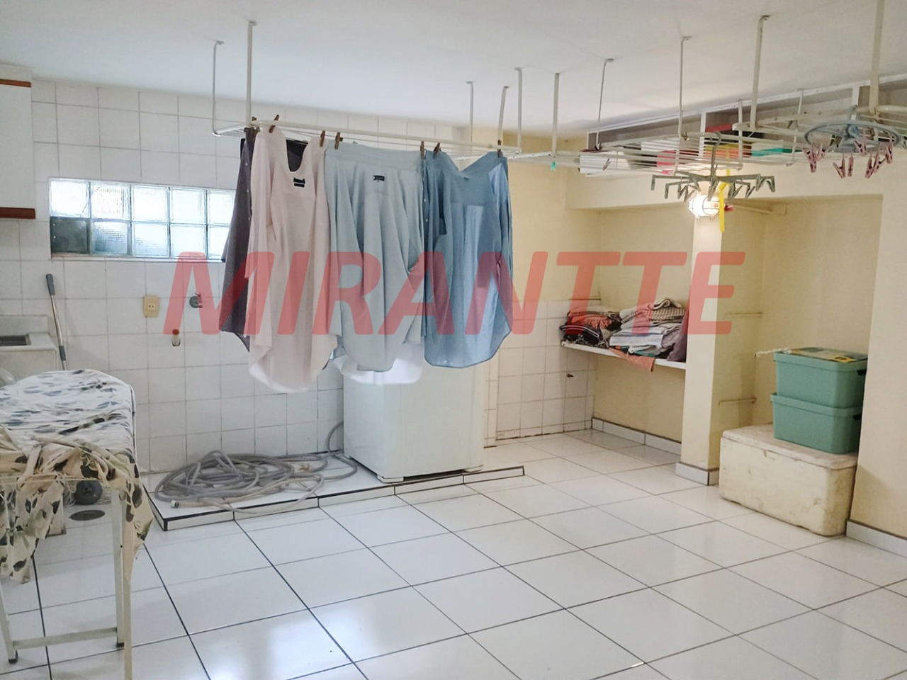 Sobrado de 458m² com 3 quartos em Santana