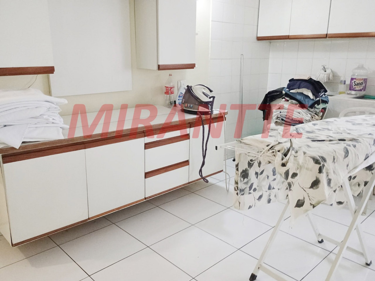 Sobrado de 458m² com 3 quartos em Santana