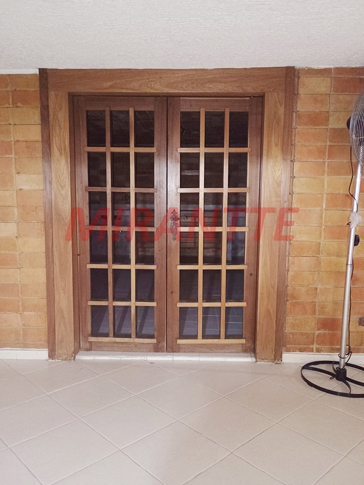 Sobrado de 458m² com 3 quartos em Santana