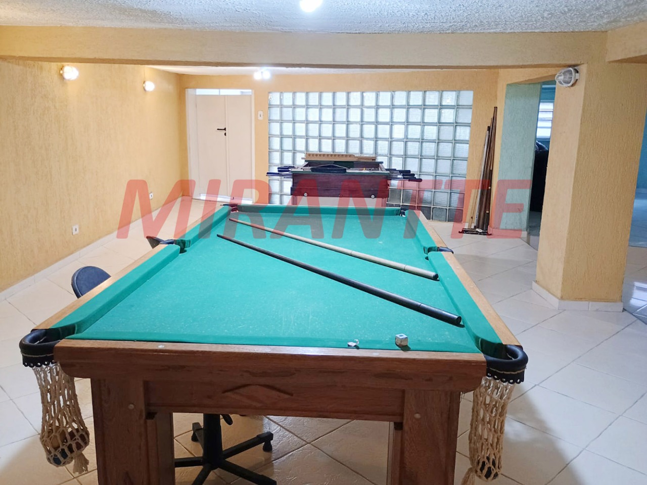Sobrado de 458m² com 3 quartos em Santana