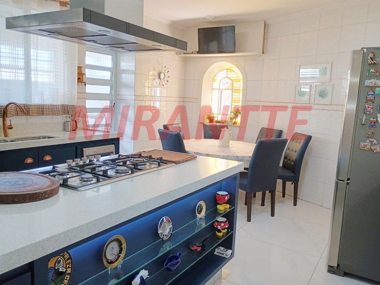 Sobrado de 458m² com 3 quartos em Santana
