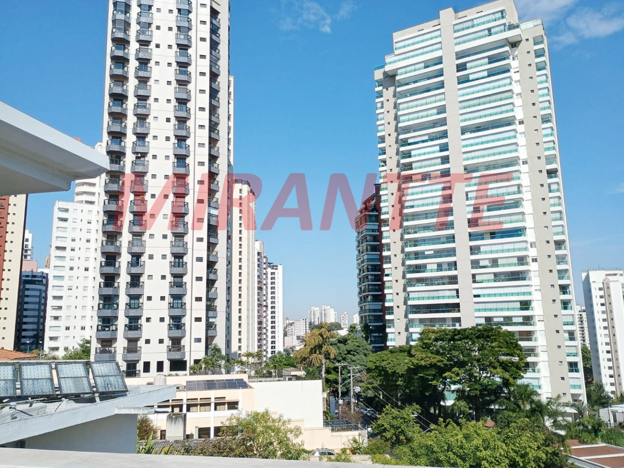 Sobrado de 458m² com 3 quartos em Santana