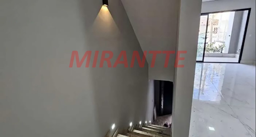 Sobrado de 156m² com 3 quartos em Cidade Patriarca