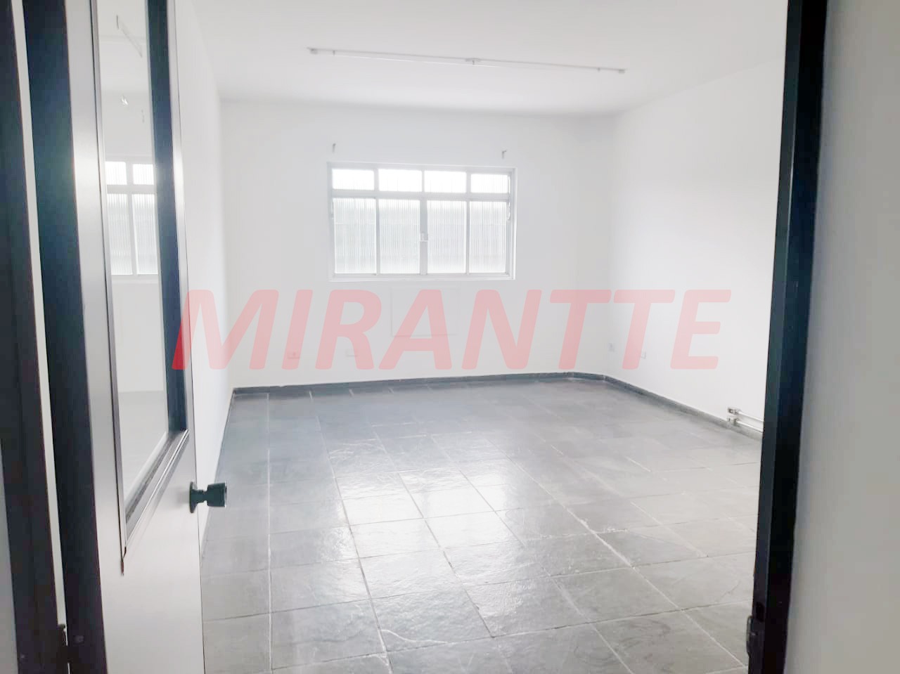 Galpao de 2350m² em Parque Peruche
