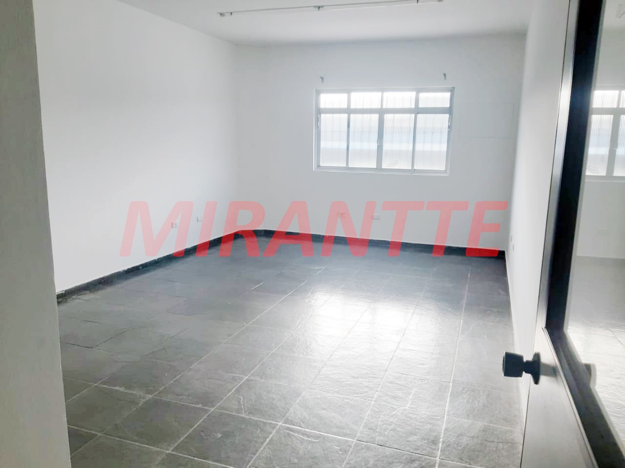 Galpao de 2350m² em Parque Peruche