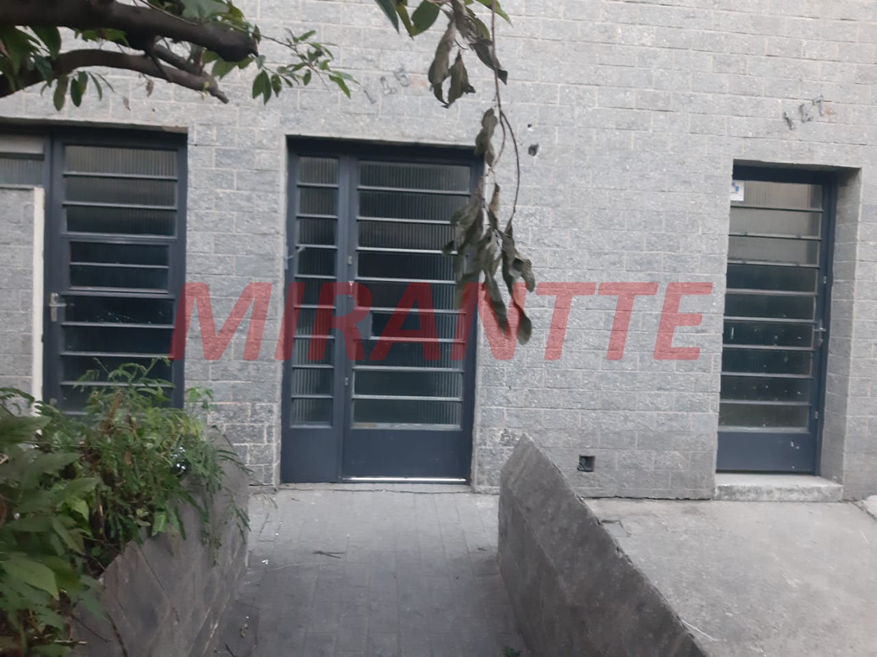 Galpao de 2350m² em Parque Peruche