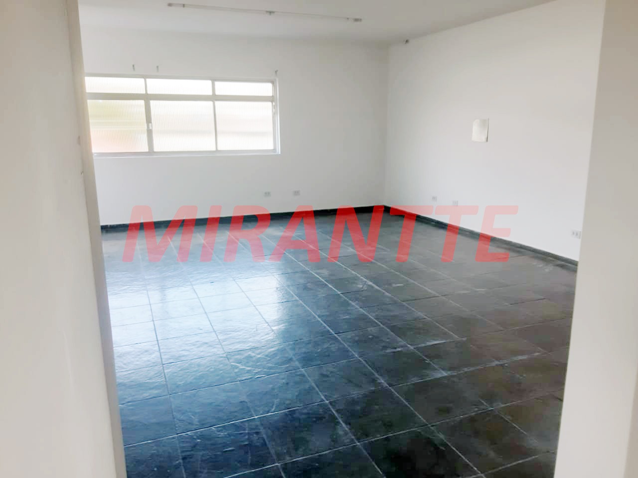Galpao de 2350m² em Parque Peruche