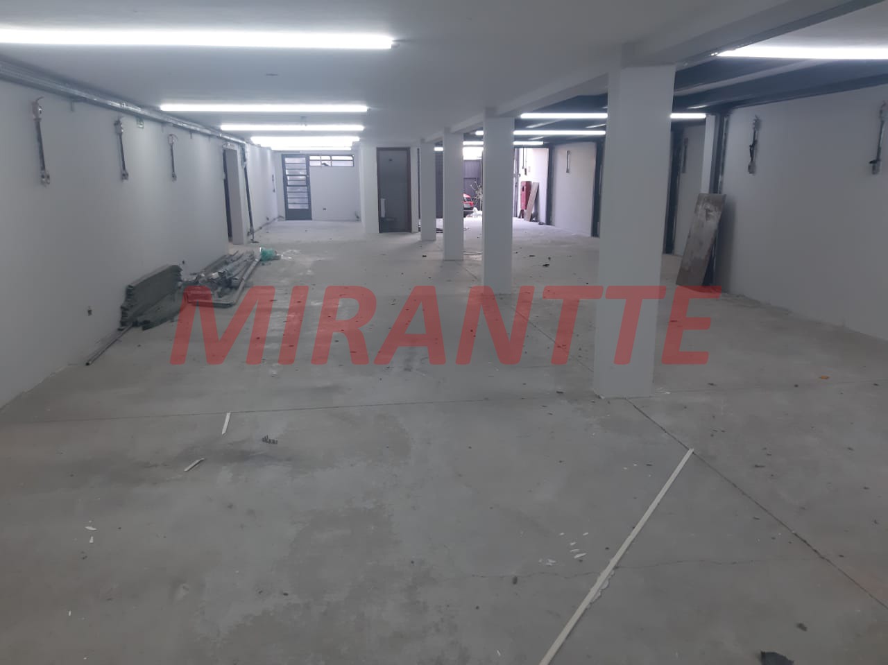 Galpao de 2350m² em Parque Peruche