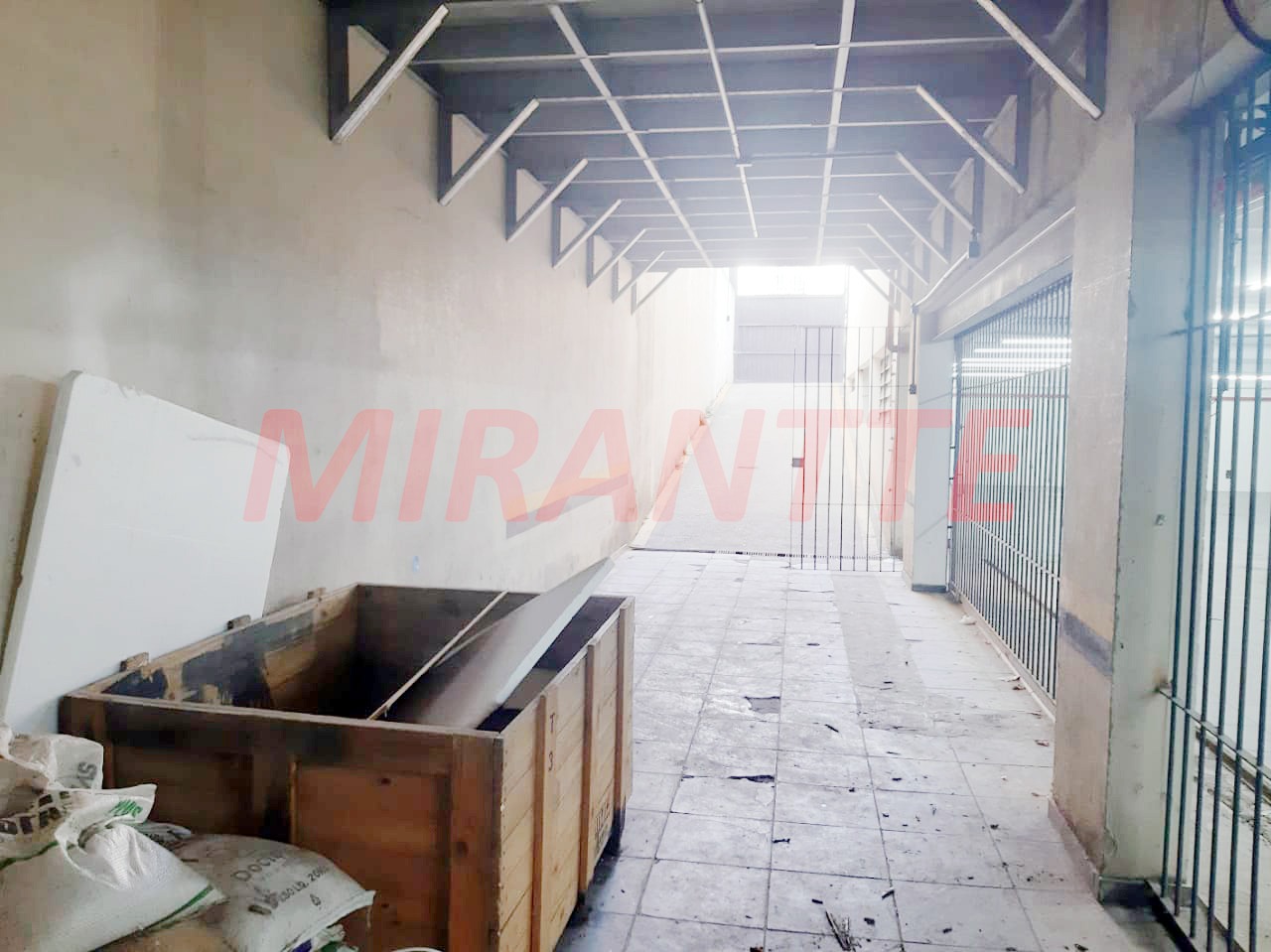 Galpao de 2350m² em Parque Peruche