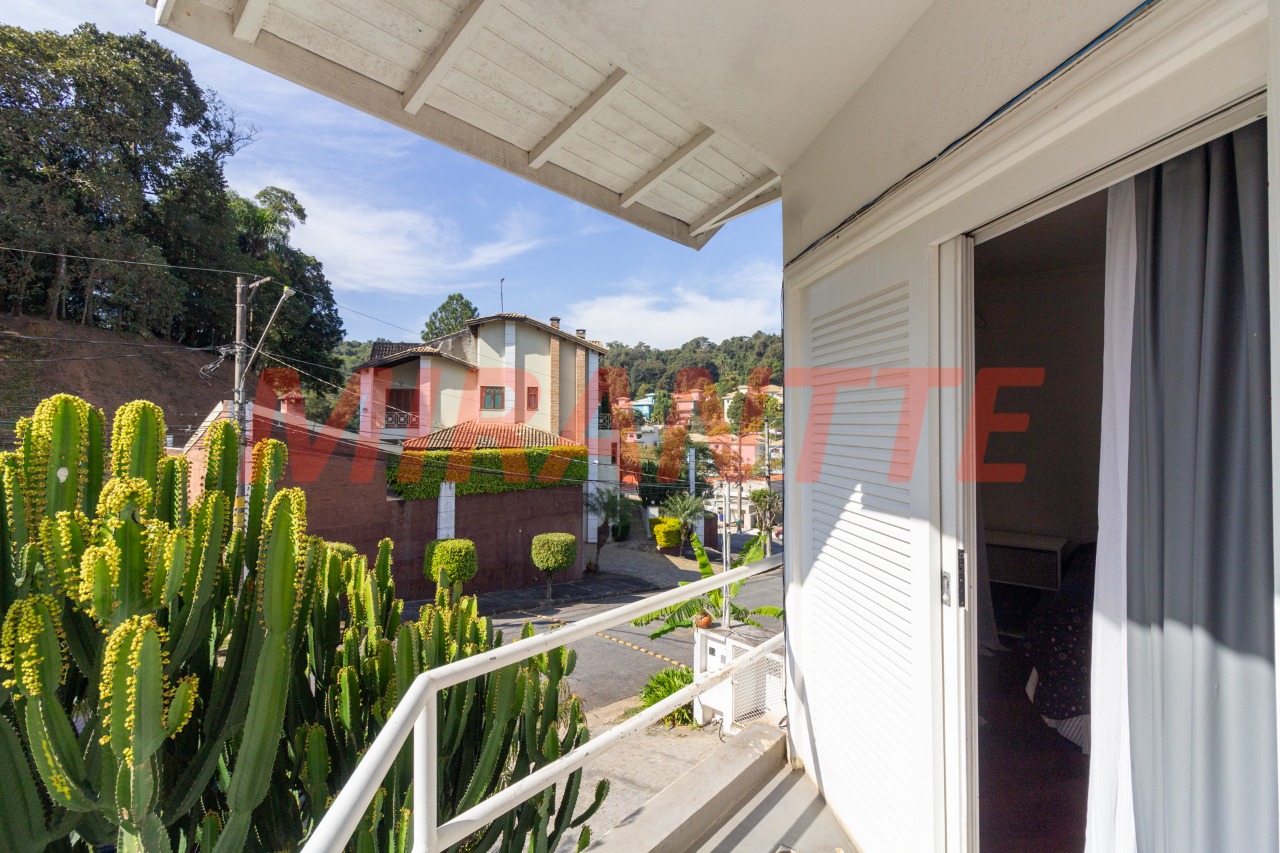 Cond. fechado de 239m² com 4 quartos em Jardim Itatinga