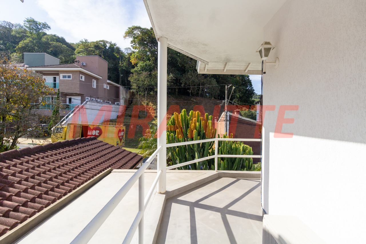 Cond. fechado de 239m² com 4 quartos em Jardim Itatinga