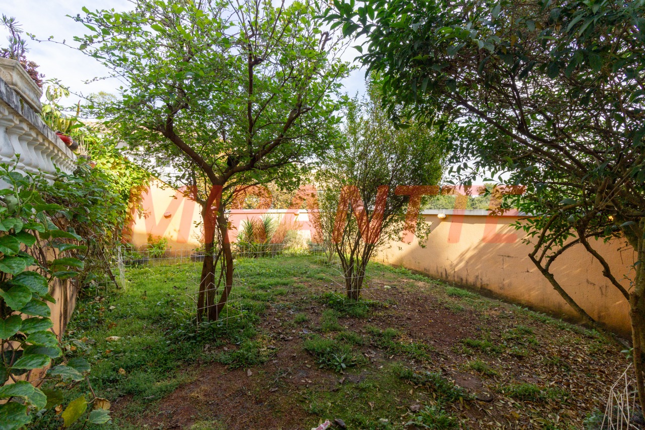 Cond. fechado de 239m² com 4 quartos em Jardim Itatinga