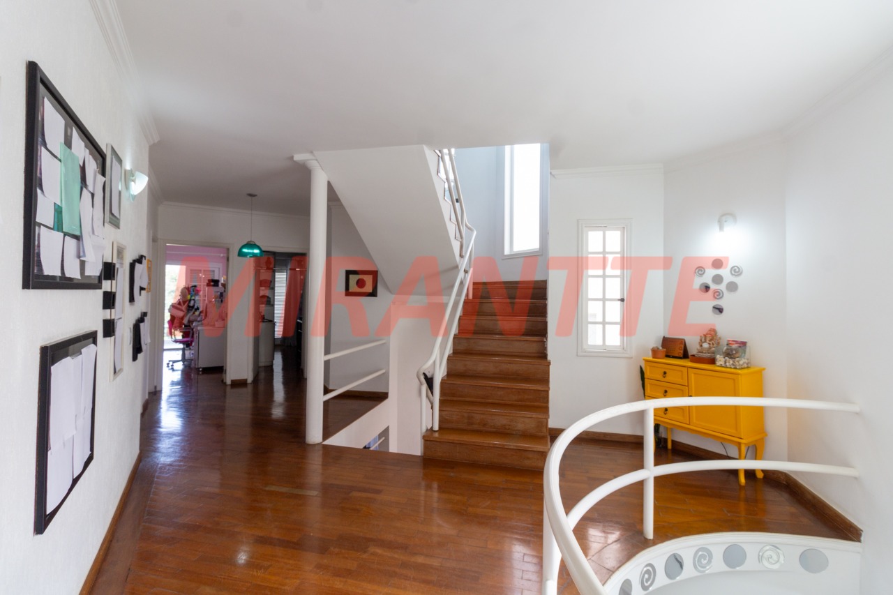 Cond. fechado de 239m² com 4 quartos em Jardim Itatinga