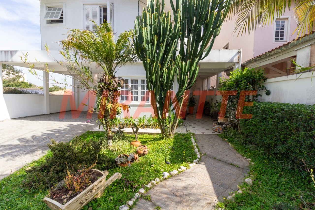 Cond. fechado de 239m² com 4 quartos em Jardim Itatinga