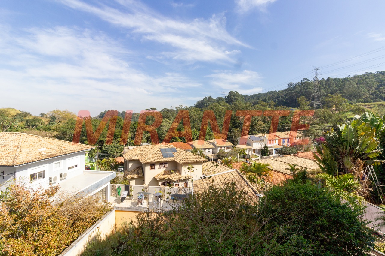 Cond. fechado de 239m² com 4 quartos em Jardim Itatinga