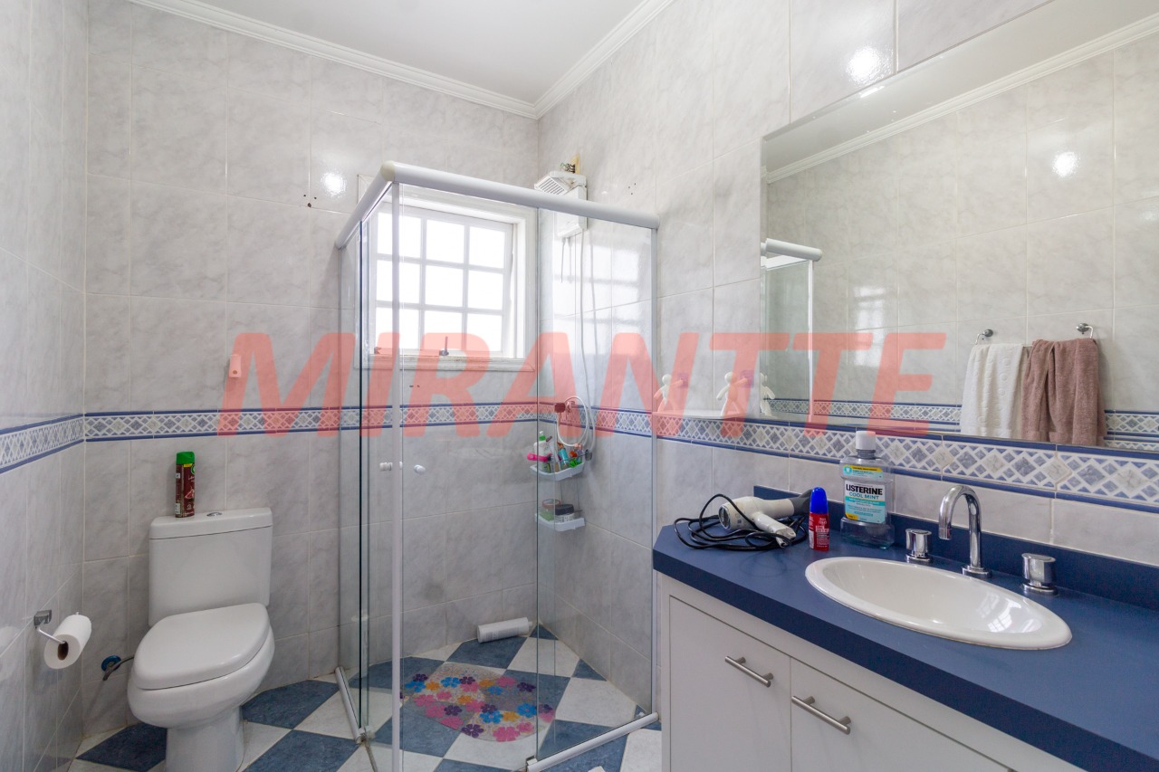 Cond. fechado de 239m² com 4 quartos em Jardim Itatinga