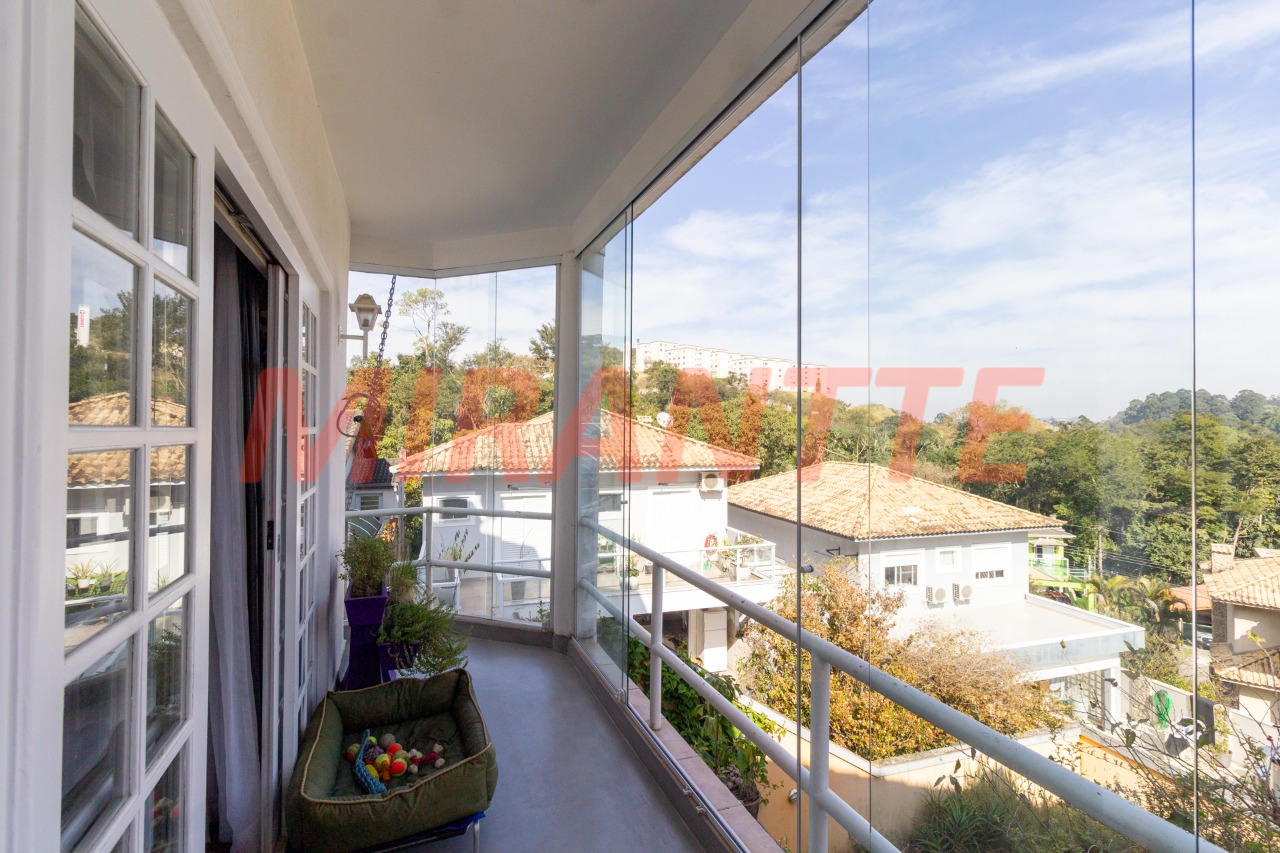 Cond. fechado de 239m² com 4 quartos em Jardim Itatinga