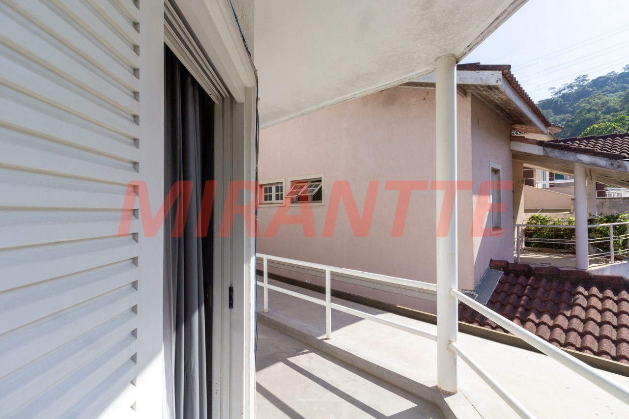 Cond. fechado de 239m² com 4 quartos em Jardim Itatinga