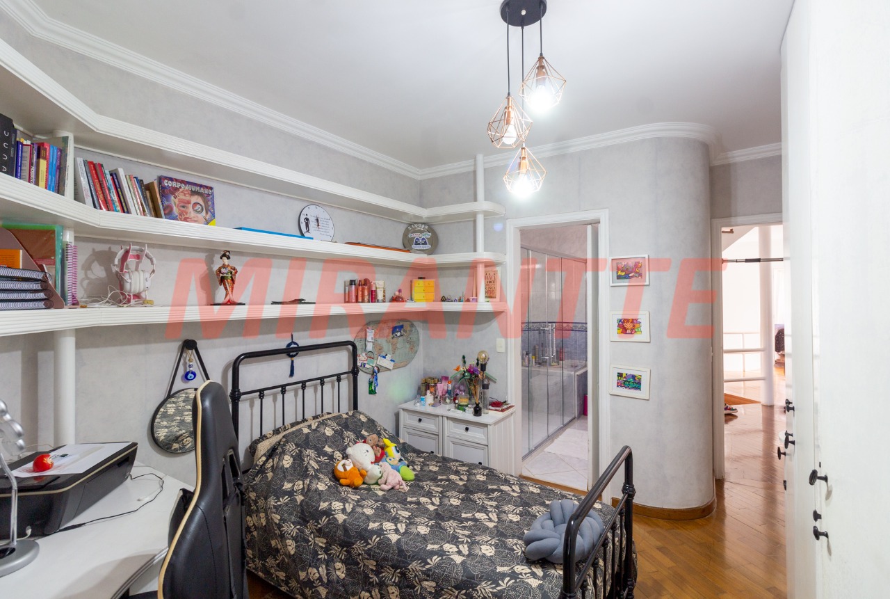Cond. fechado de 239m² com 4 quartos em Jardim Itatinga